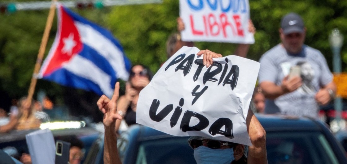 La Constitución Cubana de 2019: la “carta de navegación” de un régimen autoritario contra el cual se manifiestan los cubanos*